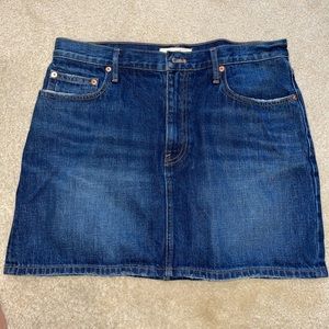 GAP Women’s true blue denim skirt size 31